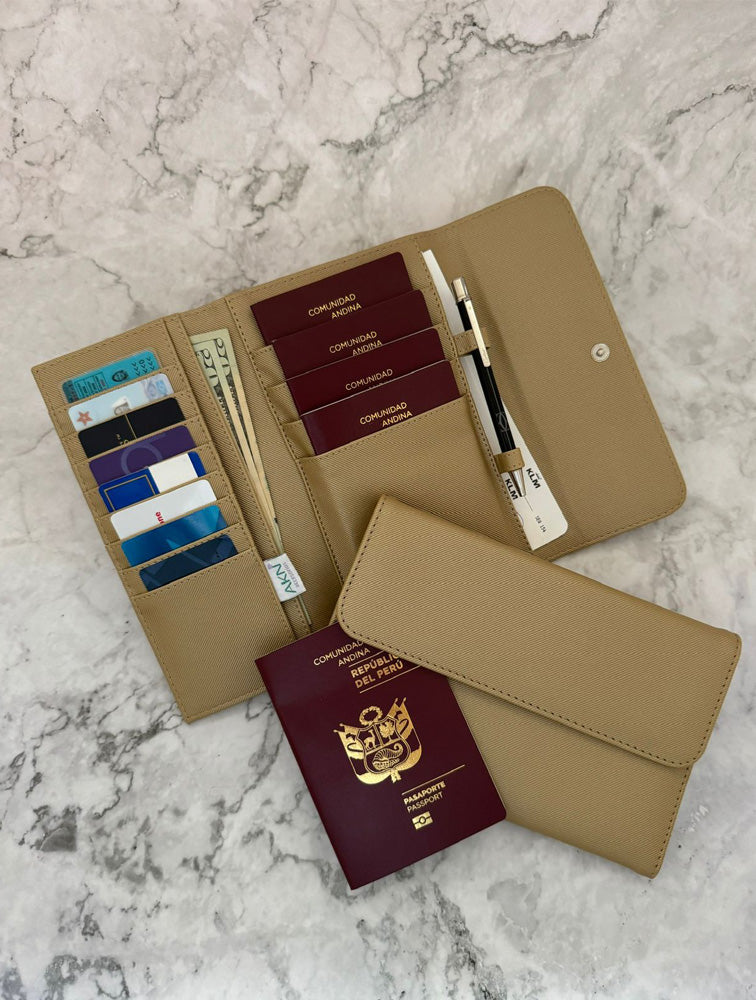 PORTAPASAPORTE X4 DORADO CAKN038D