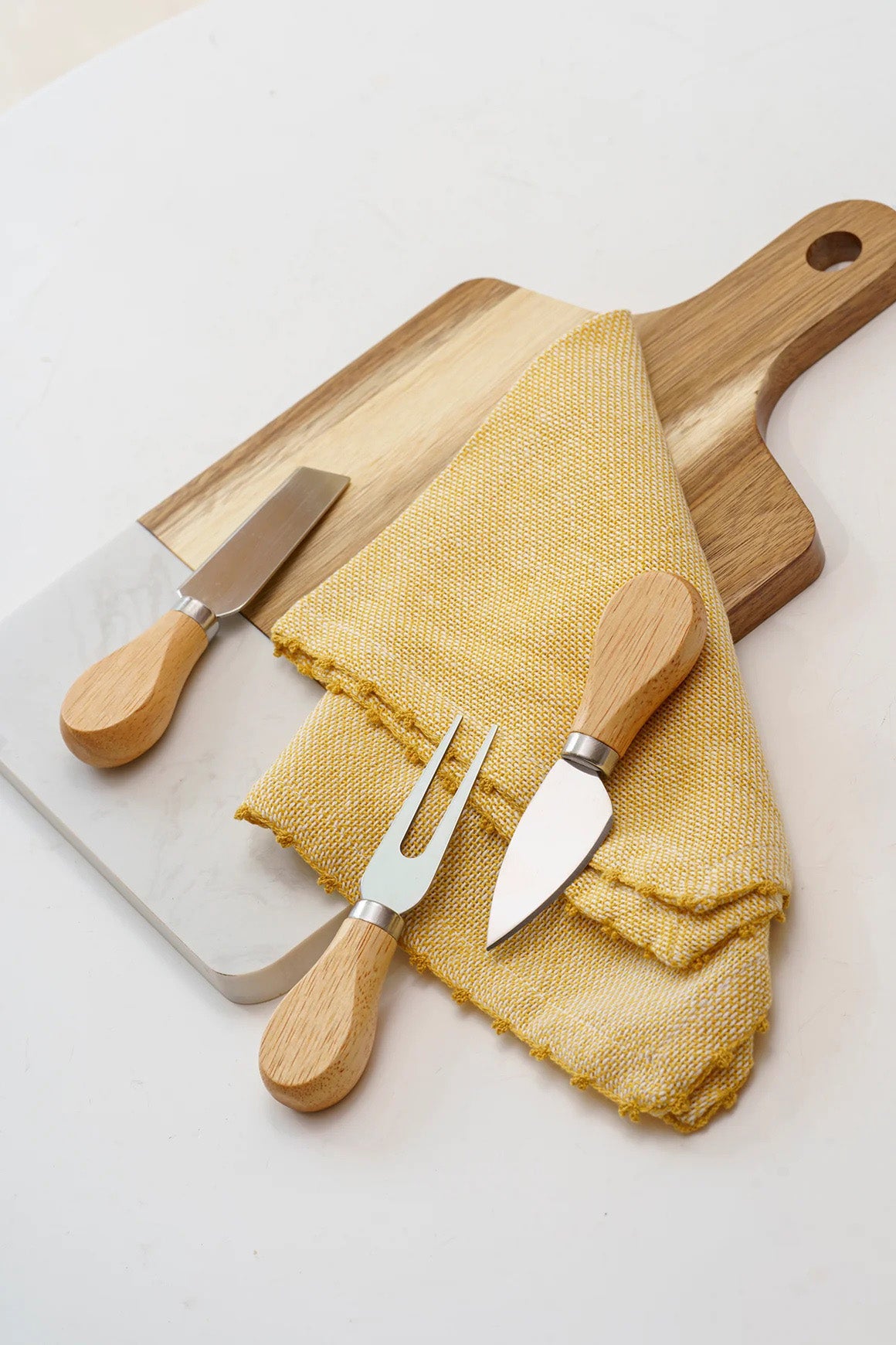 SET DE 3 CUCHILLOS QUESO ASA MADERA CNAB004