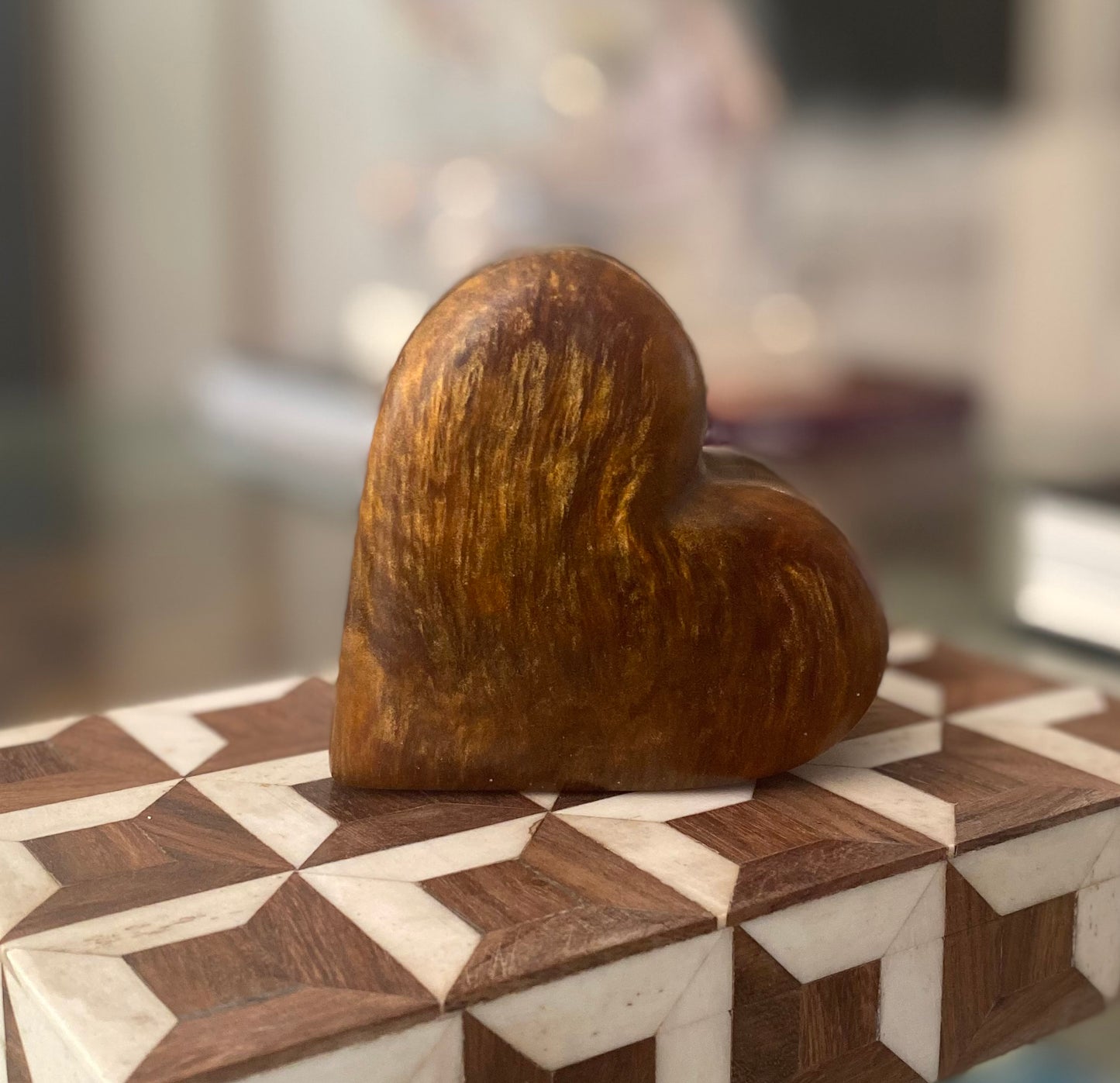 ESCULTURA CORAZON RESINA DORADA TORNASOL FALE014D