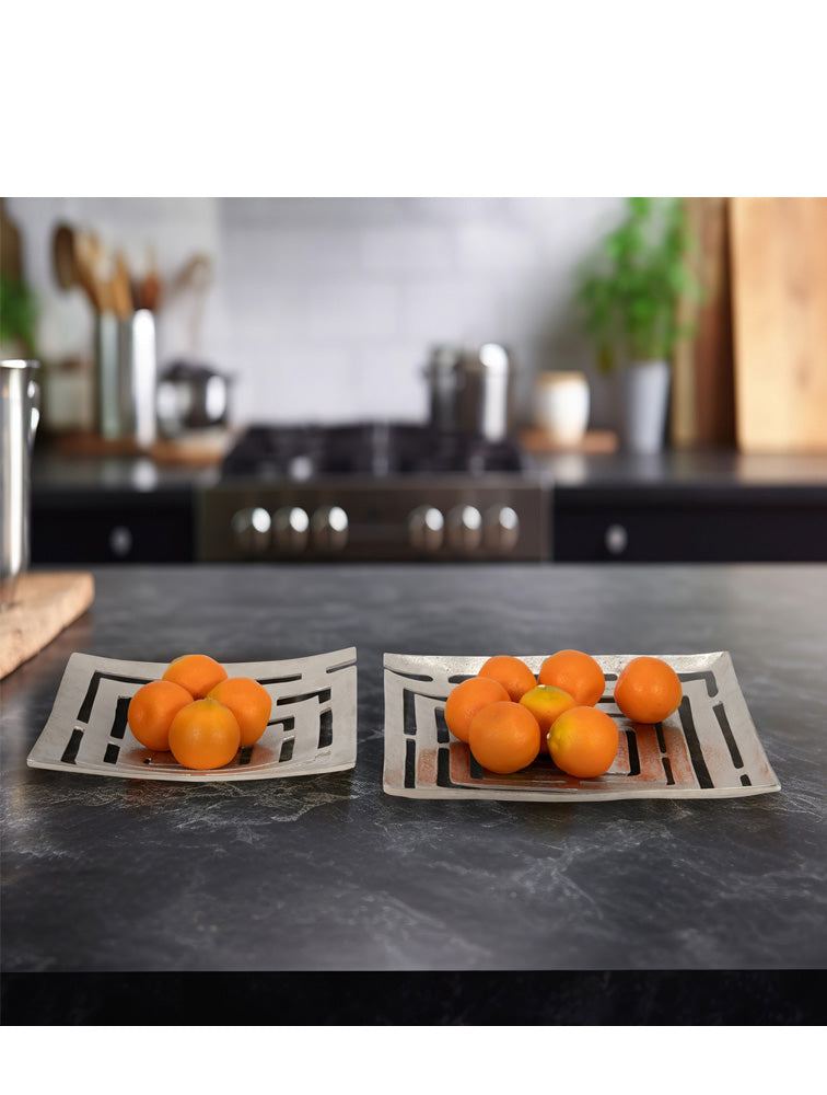 CENTRO DE METAL PLATEADO GRANDE CUT OUT CUADRADO 17" X8023G