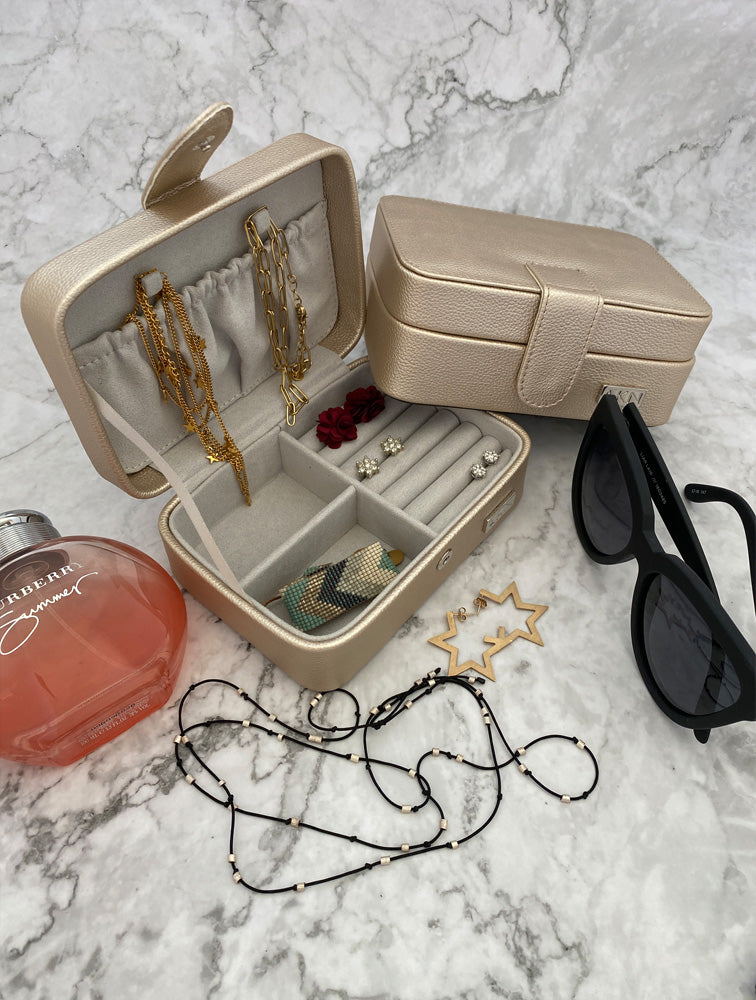 JOYERO CAYE DORADO CAKN028D