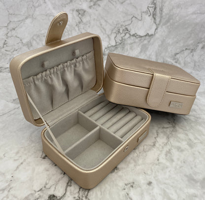 JOYERO CAYE DORADO CAKN028D