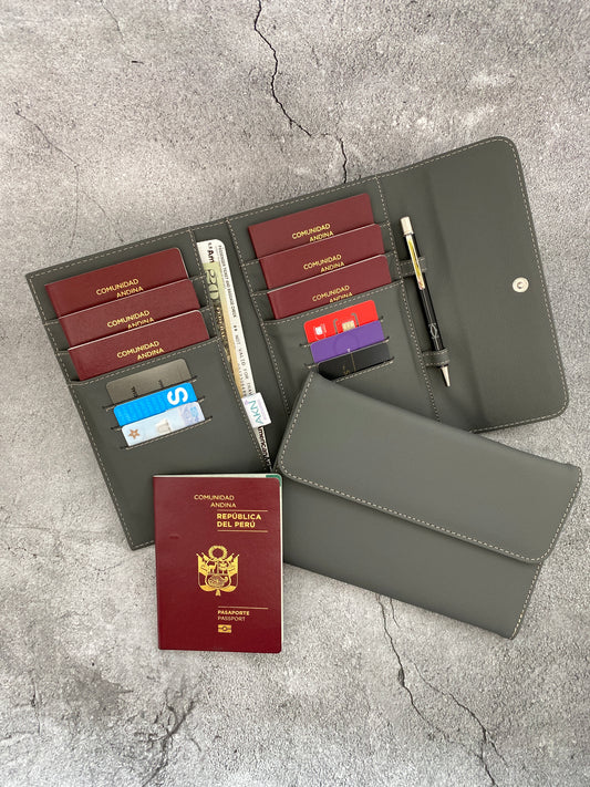 PORTAPASAPORTE X6 PLOMO CAKN029P