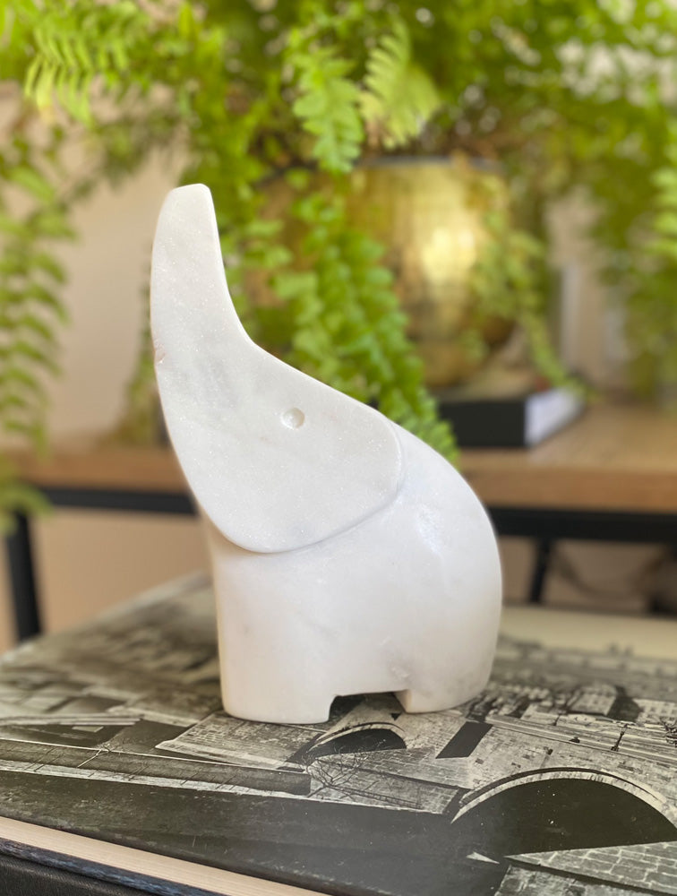 ELEFANTE DE MARMOL BLANCO TRUNK 7" X8029
